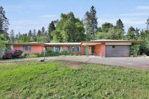 2411 E Girard Pl, Spokane, WA 99223