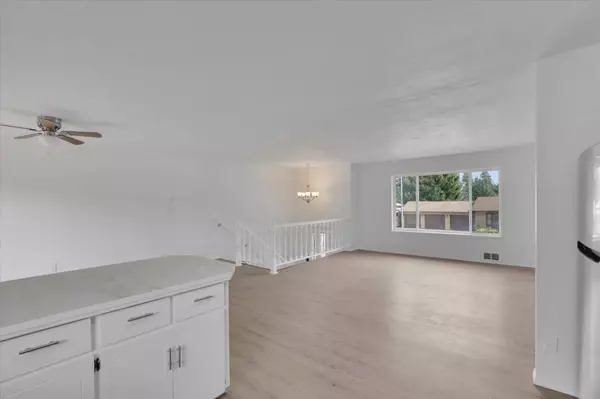 207 N McAvoy Ave, Newport, WA 99156