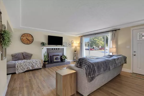 7319 E Maxwell Ave, Spokane Valley, WA 99212