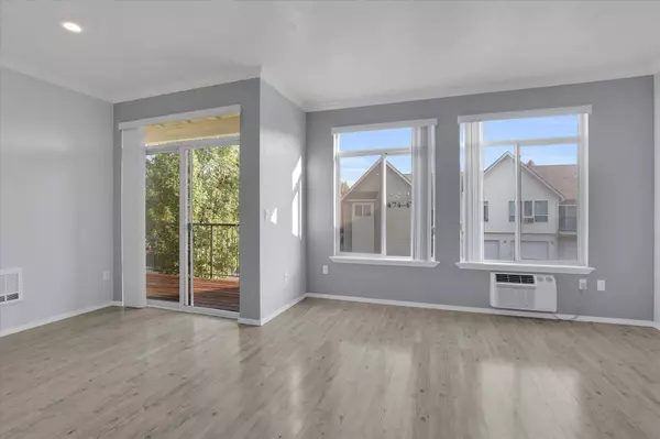 22855 E Country Vista Dr #452, Liberty Lake, WA 99019