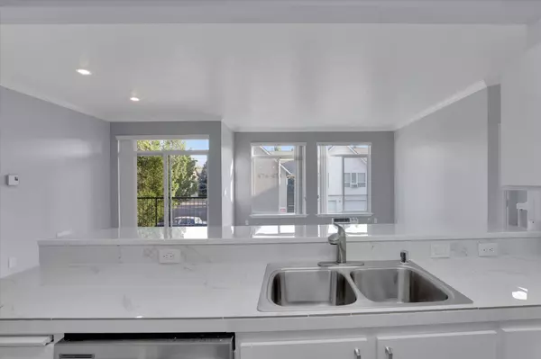 22855 E Country Vista Dr #452, Liberty Lake, WA 99019