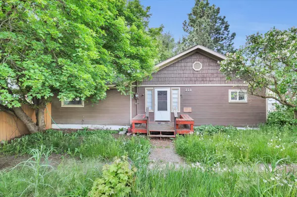 228 W Poplar St, Tekoa, WA 99033