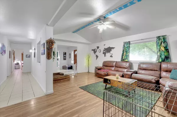 228 W Poplar St, Tekoa, WA 99033