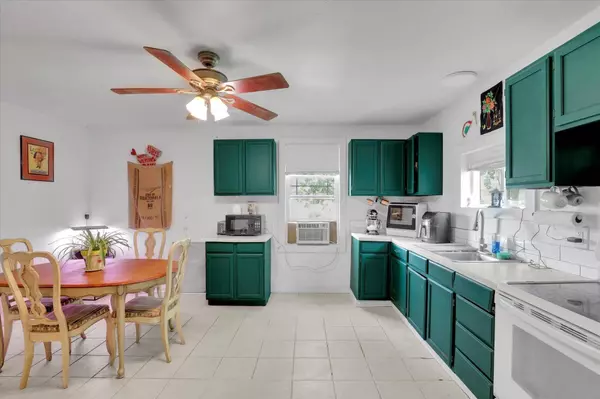 228 W Poplar St, Tekoa, WA 99033