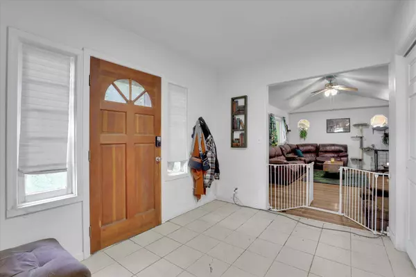 228 W Poplar St, Tekoa, WA 99033