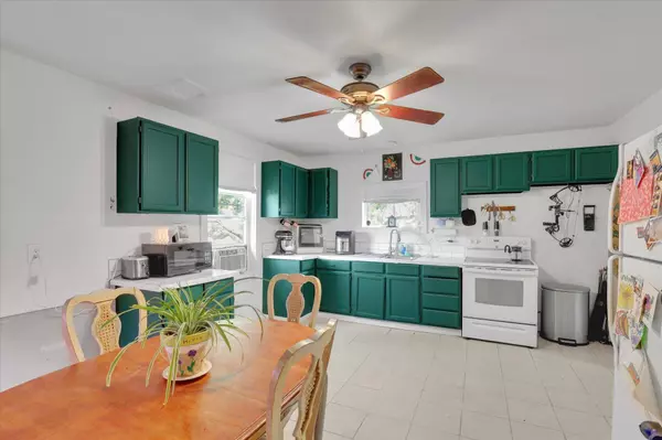 228 W Poplar St, Tekoa, WA 99033