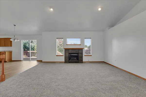 18215 E Crescent Dr, Greenacres, WA 99016