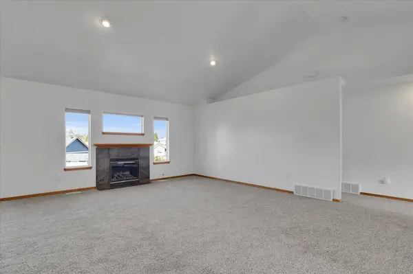 18215 E Crescent Dr, Greenacres, WA 99016