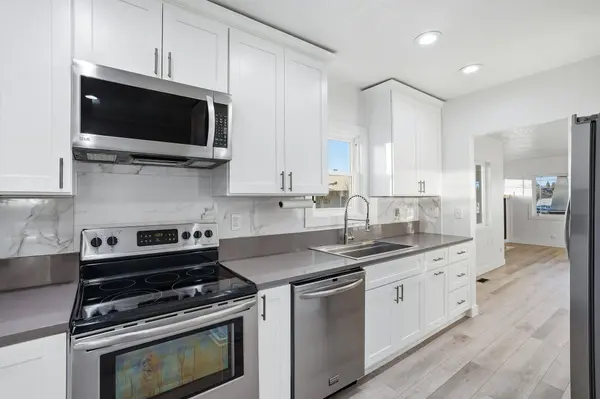 1527 W Jackson Ave, Spokane, WA 99205