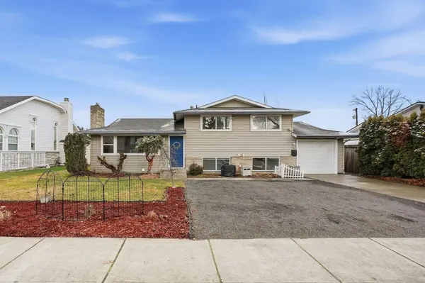 6910 N Wiscomb Dr, Spokane, WA 99208