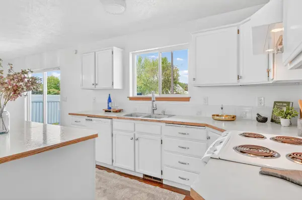 14917 E Heroy Ave, Spokane, WA 99216