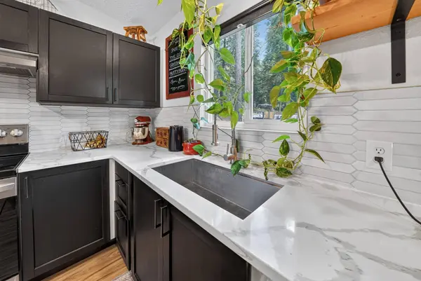 13908 N East Newman Lake Dr, Newman Lake, WA 99025