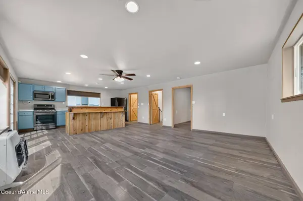 27732 Highway 41, Blanchard, ID 83804