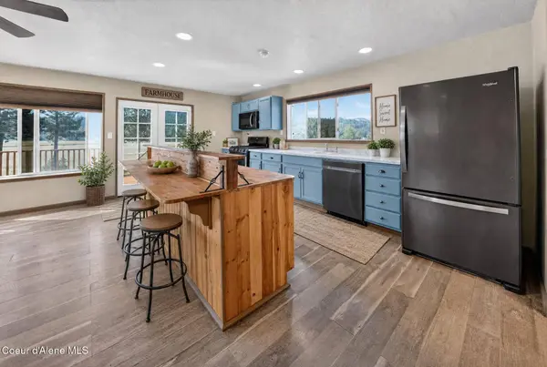 27732 Highway 41, Blanchard, ID 83804