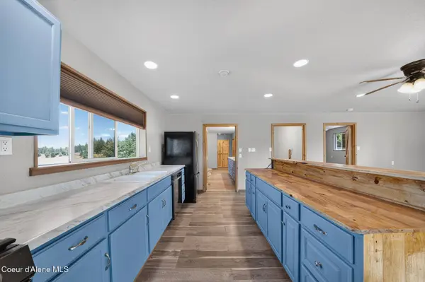27732 Highway 41, Blanchard, ID 83804