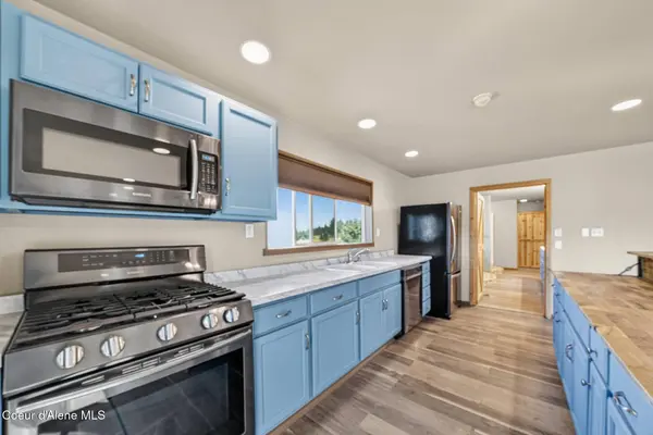 27732 Highway 41, Blanchard, ID 83804