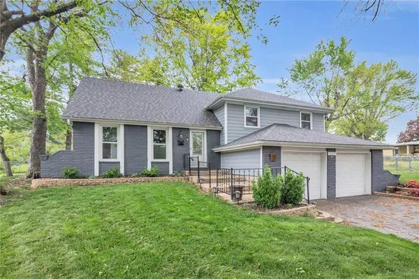 11206 W 50th ST, Shawnee, KS 66203