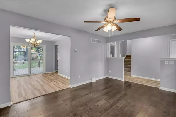 11206 W 50th ST, Shawnee, KS 66203