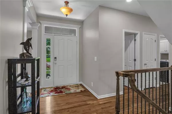 2310 W Forest DR, Olathe, KS 66061