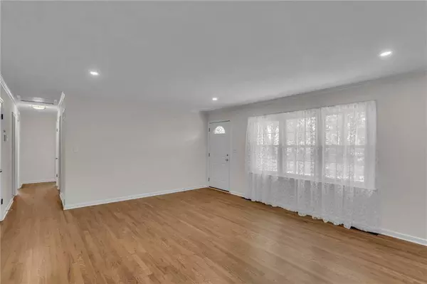 6202 W 76th TER, Prairie Village, KS 66208