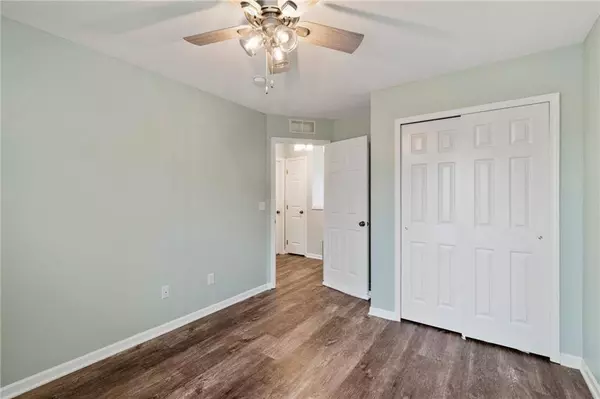 7912 N Poplar CT, Kansas City, MO 64119