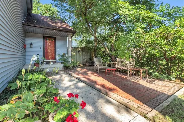 5210 Fontana ST, Roeland Park, KS 66205