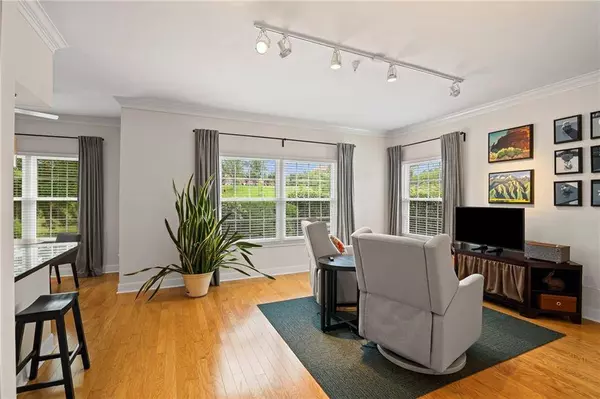 11626 Tomahawk Creek Pkwy #J, Leawood, KS 66211