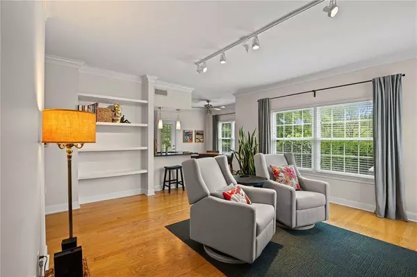 11626 Tomahawk Creek Pkwy #J, Leawood, KS 66211