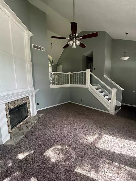 311 NE Bridge PL, Blue Springs, MO 64014