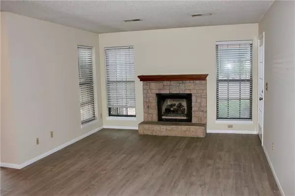 12659 W 110th TER, Overland Park, KS 66210