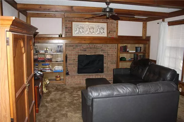 439 Persimmon DR, Olathe, KS 66061