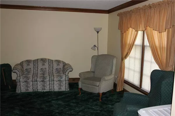 439 Persimmon DR, Olathe, KS 66061