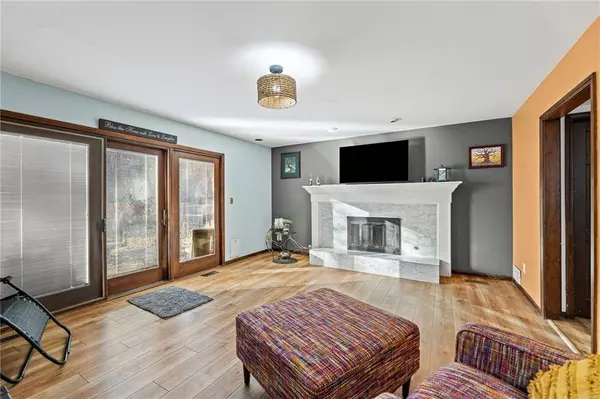 209 Arrowhead DR, Lawrence, KS 66049