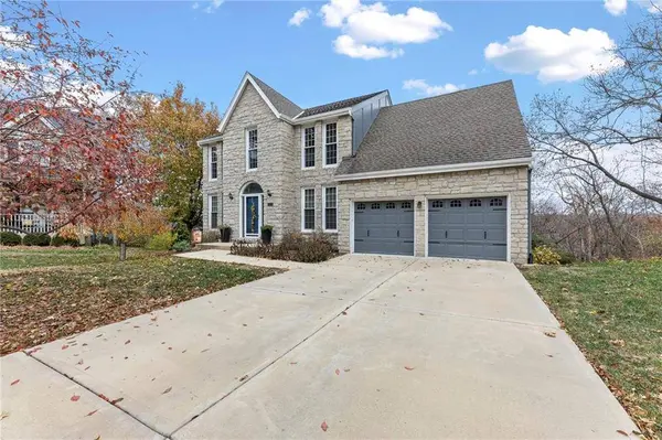 7729 ACUFF LN, Lenexa, KS 66216