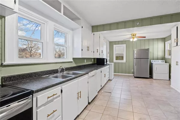 5940 Nall AVE, Mission, KS 66202