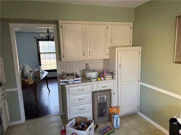 10306 Long ST, Overland Park, KS 66215