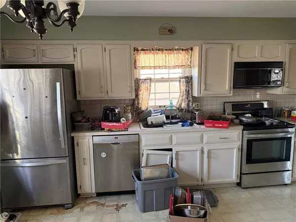 10306 Long ST, Overland Park, KS 66215