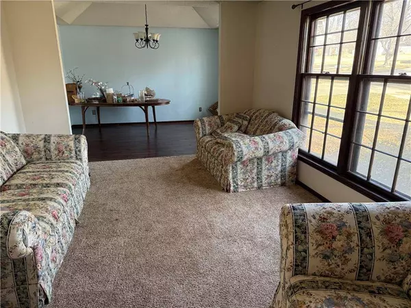 10306 Long ST, Overland Park, KS 66215