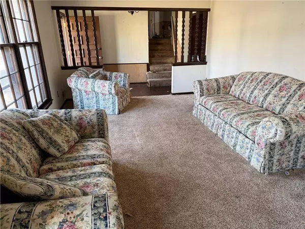 10306 Long ST, Overland Park, KS 66215