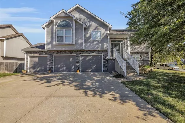 18441 Spruce ST, Gardner, KS 66030