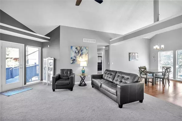 18441 Spruce ST, Gardner, KS 66030