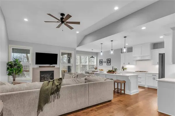 628 NW 110th ST, Kansas City, MO 64155