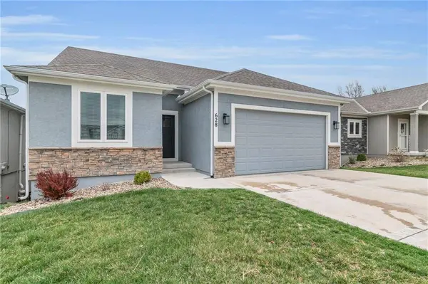 628 NW 110th ST, Kansas City, MO 64155