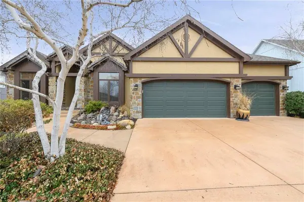 20816 W 99th ST, Lenexa, KS 66220
