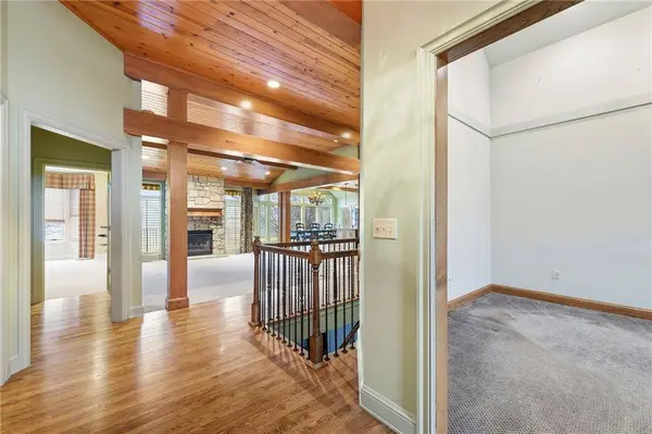 20816 W 99th ST, Lenexa, KS 66220