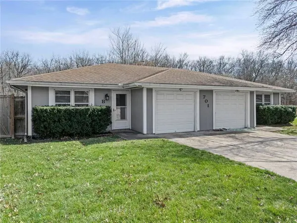 701 Banner DR, Lee's Summit, MO 64086