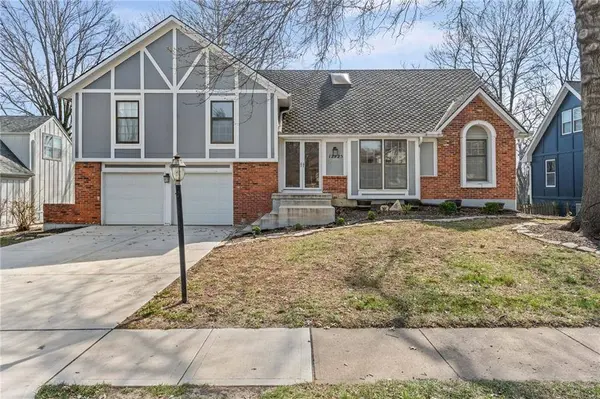 12725 W 116th ST, Overland Park, KS 66210