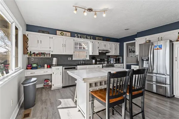 12725 W 116th ST, Overland Park, KS 66210