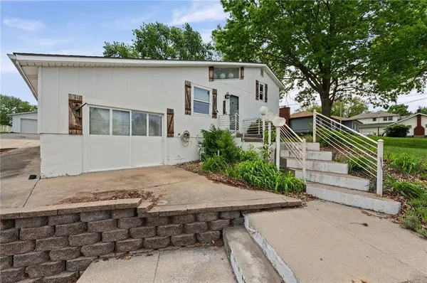 2509 S 53rd ST, Kansas City, KS 66106