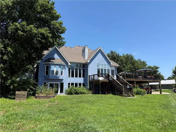 5253 W 215th ST, Bucyrus, KS 66013